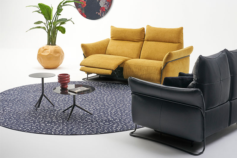 Canapé disponible en cuir ou en tissu CLOUDY